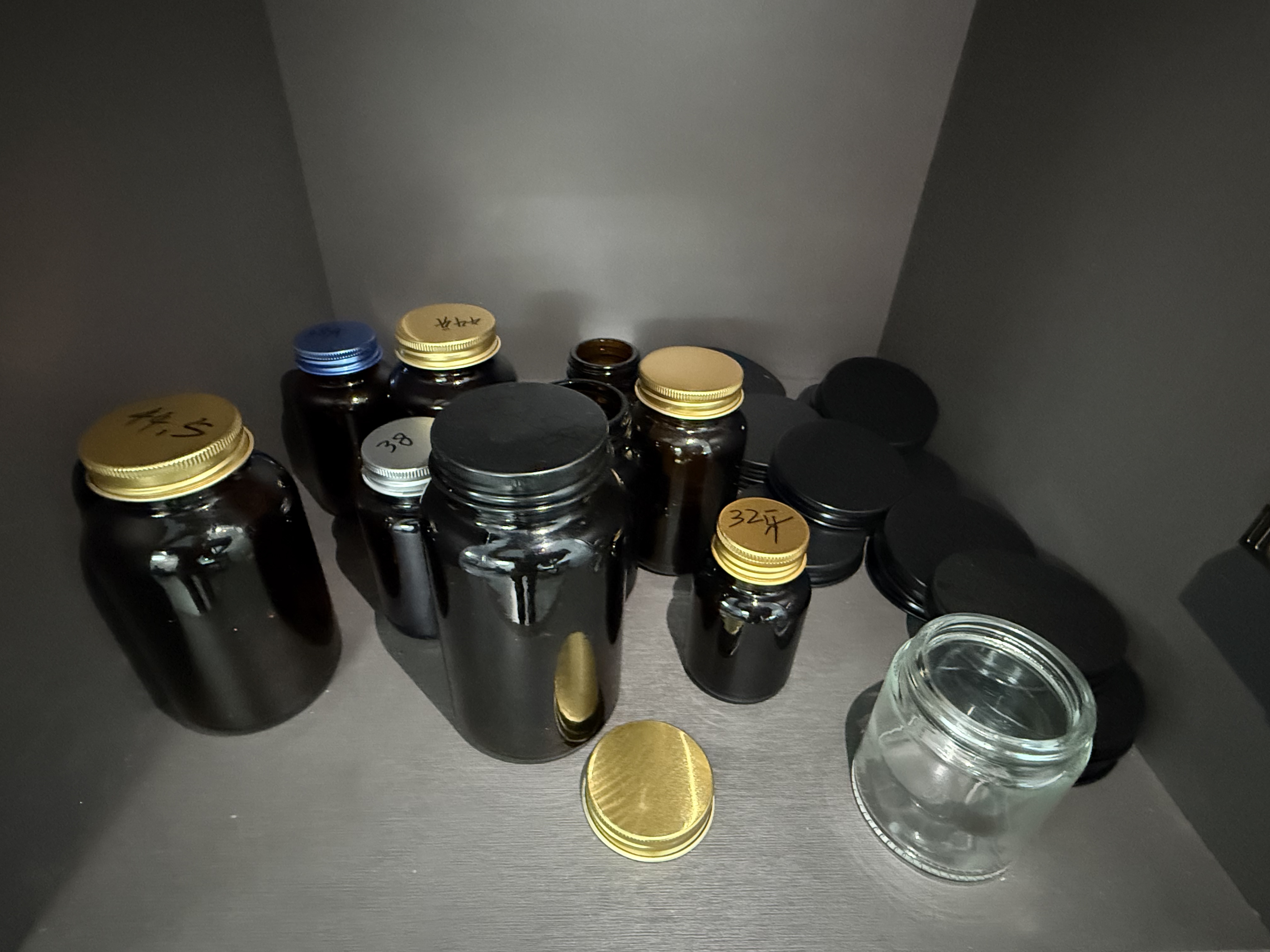Customized Aluminum Caps for Plastic Bottles: A Practical Guide